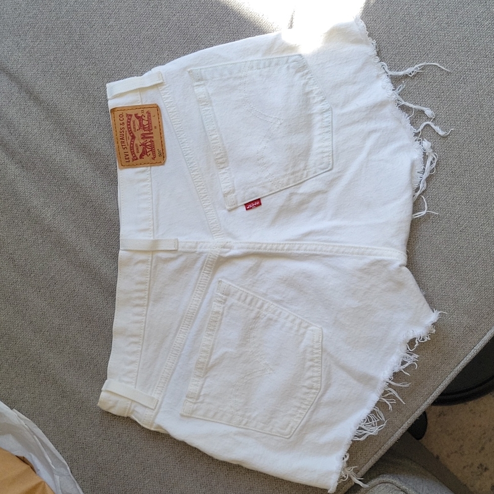 NWOT Levi's 501 shorts 28 - Picture 6 of 6